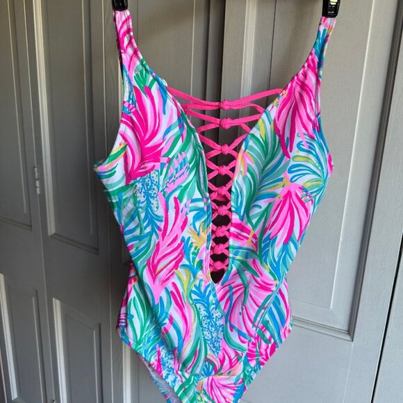NWT $148 LILLY PULITZER ISLE LATTICE ONE-PIECE SWIMSUIT SIZE 2 - Picture 1 of 5